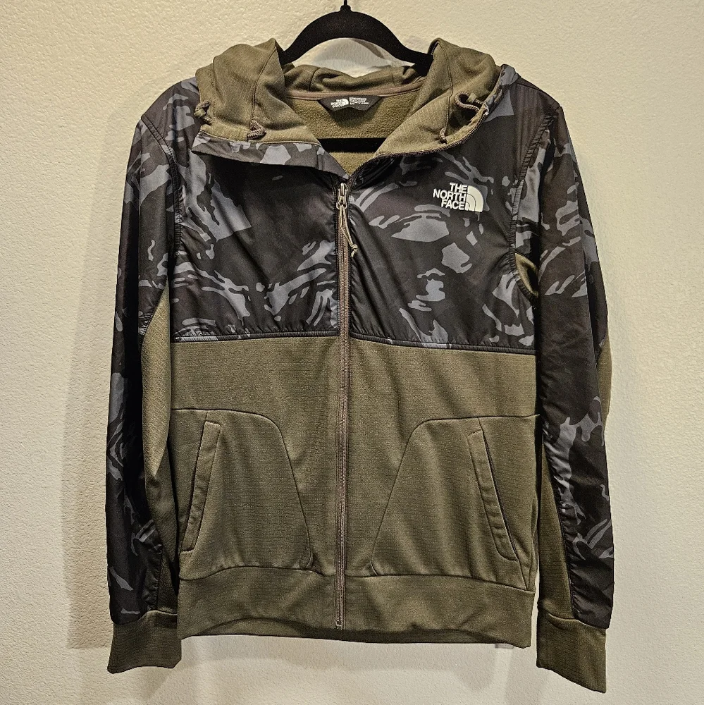 The North Face Train N Logo Zip Up Jacket Camo Men Size Small